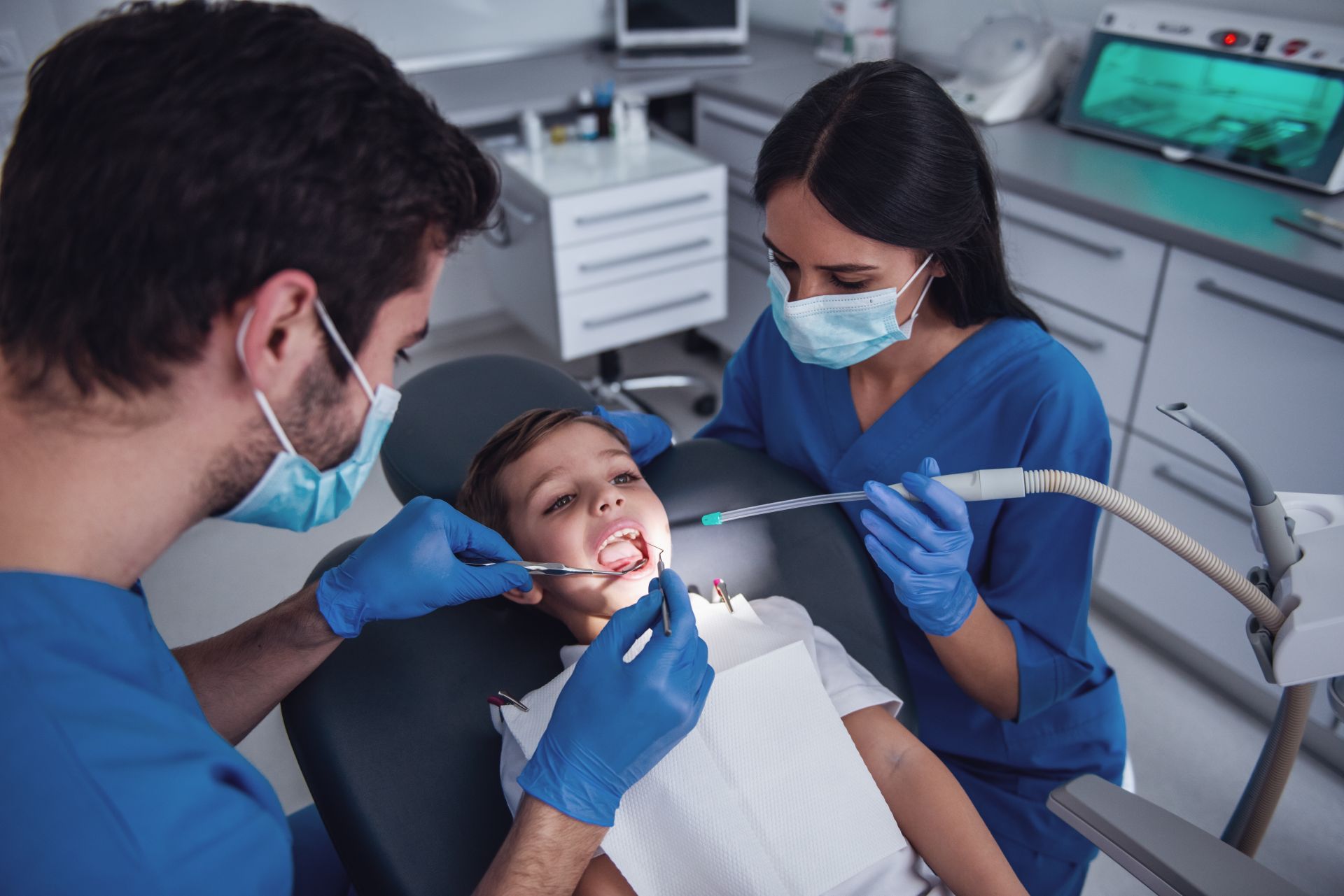 9 февраль – Бөтендөнья стоматологлар көне
