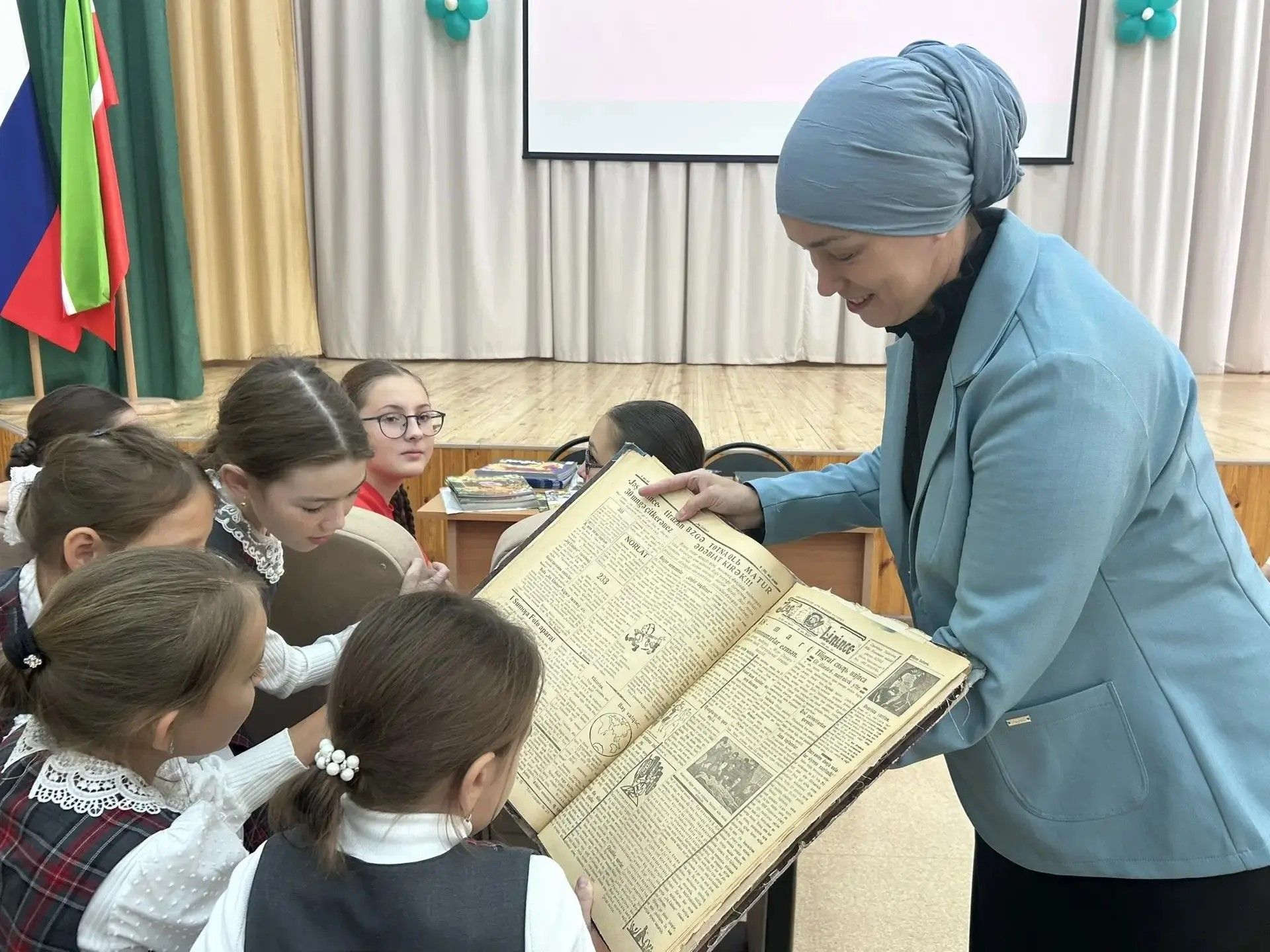 Саба гимназиясе укучылары белән очраштык